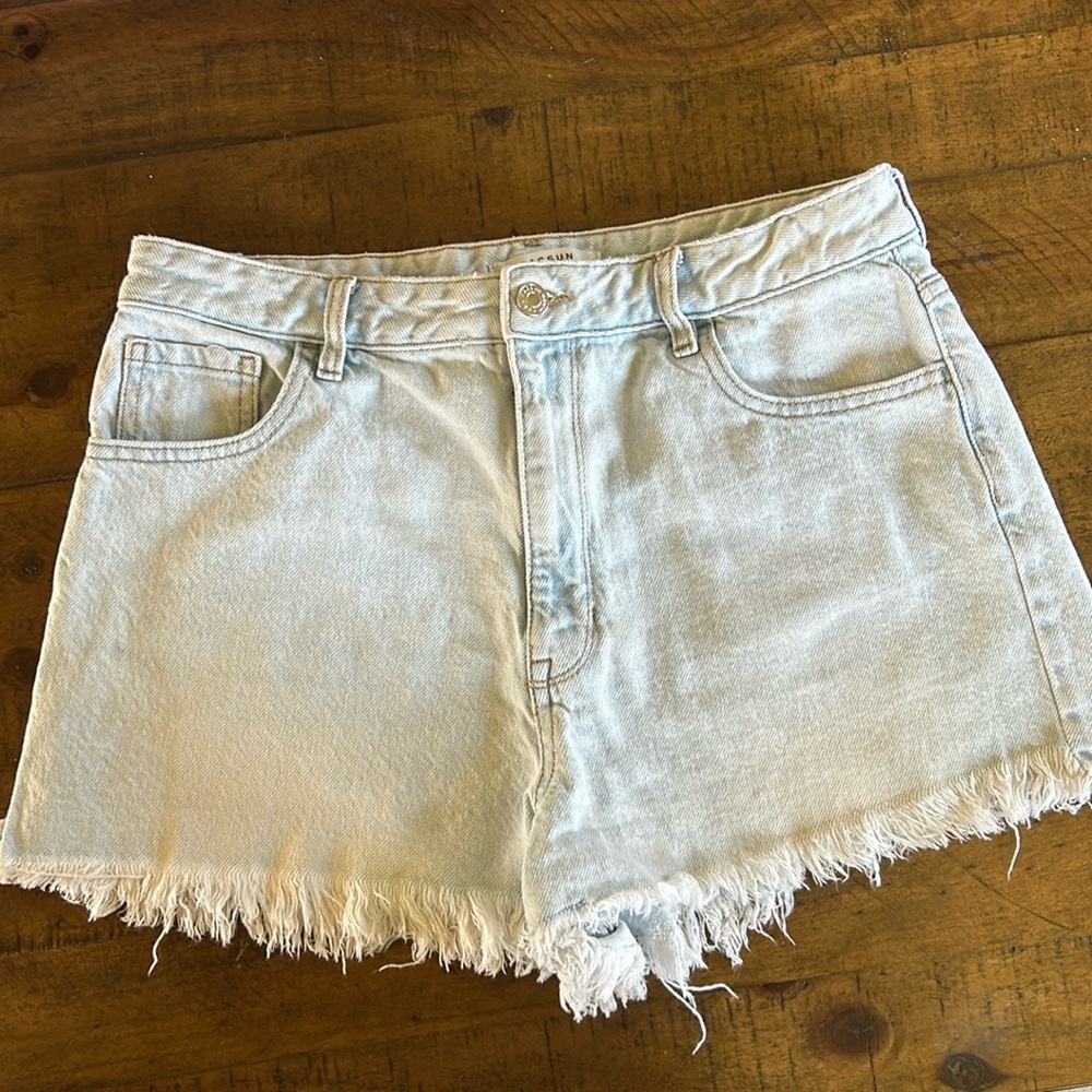 PacSun High-Rise Festival Jean Shorts | Size 30 | Light Wash Cutoff Denim
